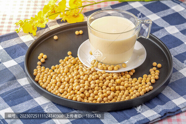 大豆和現(xiàn)磨豆?jié){