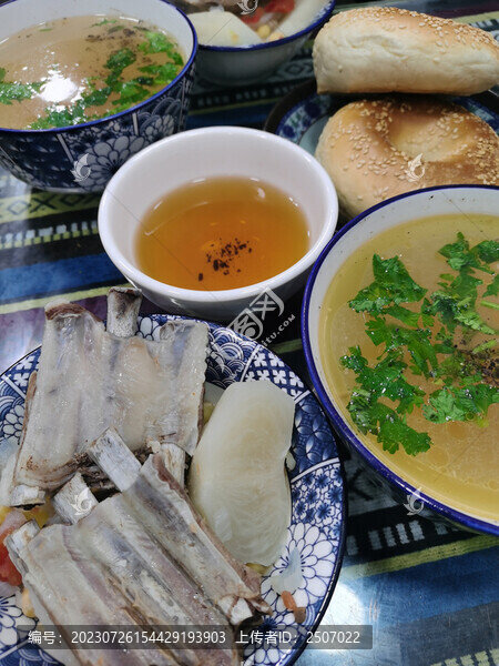 新疆美食缸子肉