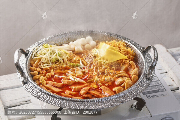 正宗韓國火鍋料理年糕泡面