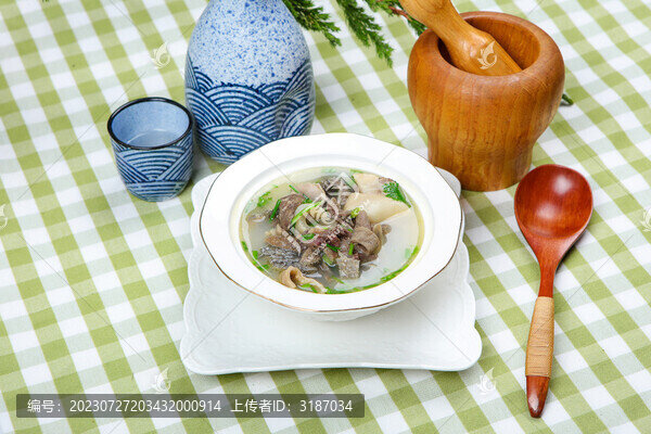滋補(bǔ)的羊雜湯