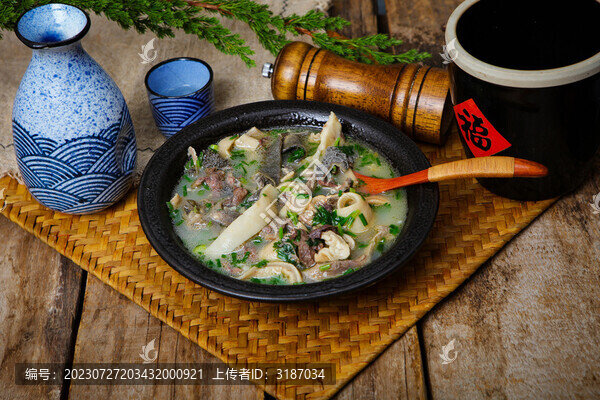 滋補(bǔ)的羊雜湯
