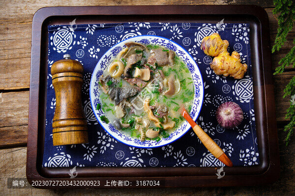 滋補(bǔ)的羊雜湯