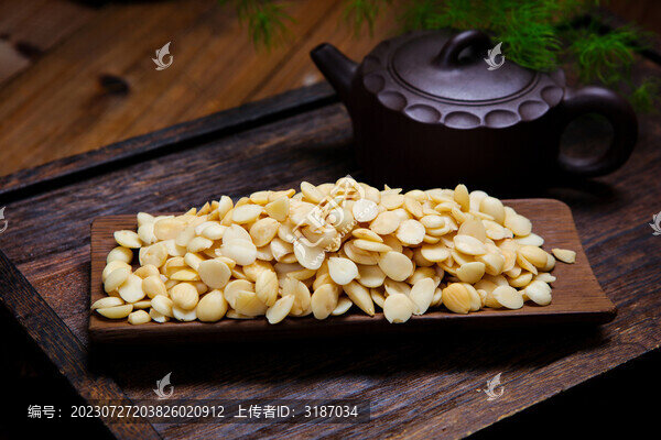 干凈無雜質(zhì)的桃仁