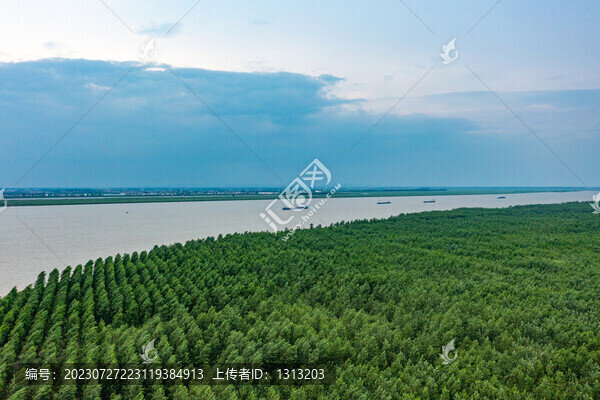 航拍長江航道和洞庭湖