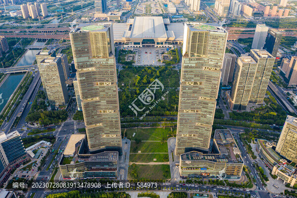 航拍鄭州綠地雙子塔城市天際線