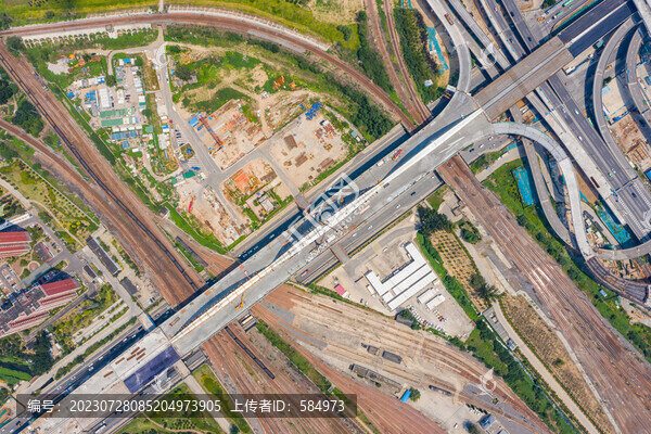 鄭州新建彩虹橋合龍跨鐵路橋梁