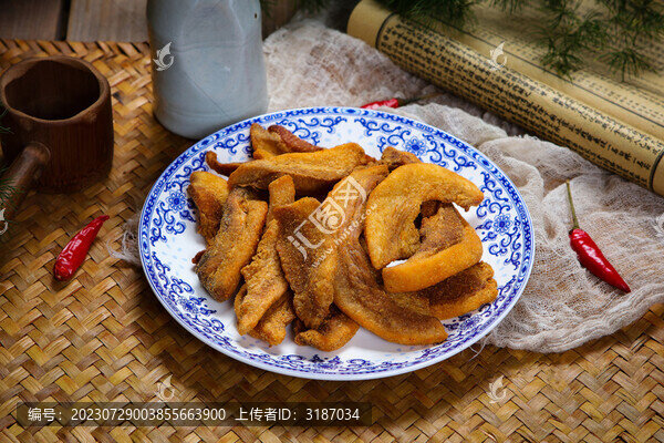 酥脆的豬肉粕