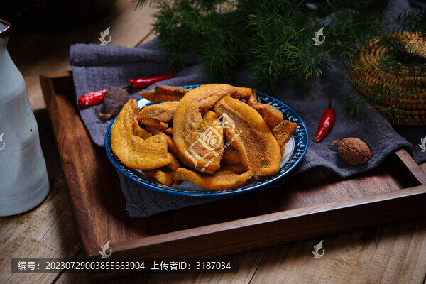酥脆的豬肉粕