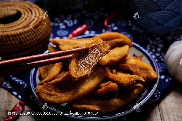 酥脆的豬肉粕