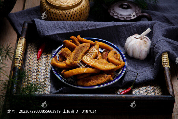 酥脆的豬肉粕