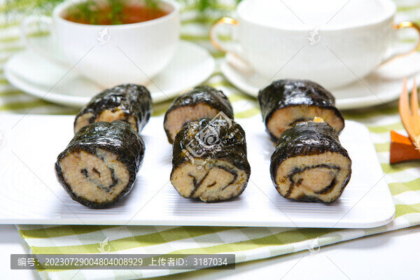 層次分明的紫菜肉卷