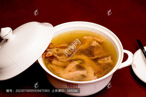 土茯苓燉白鴿