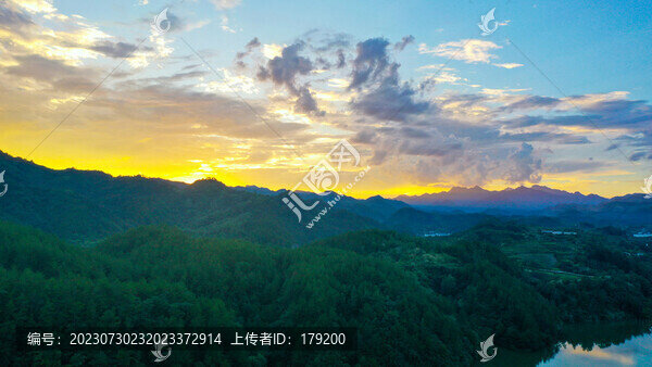 龍湖白云