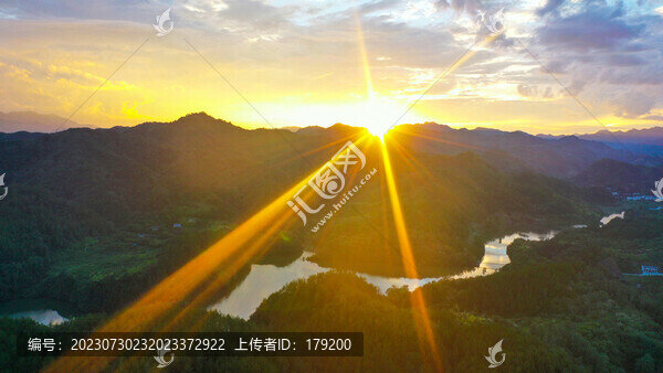 龍湖炫光