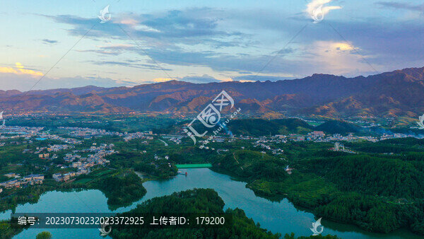 龍湖春天