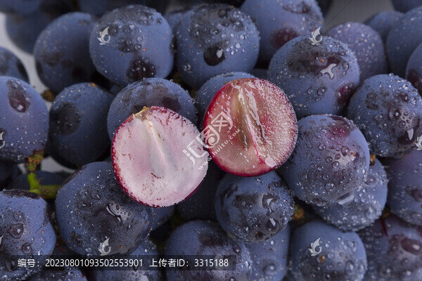 夏黑葡萄