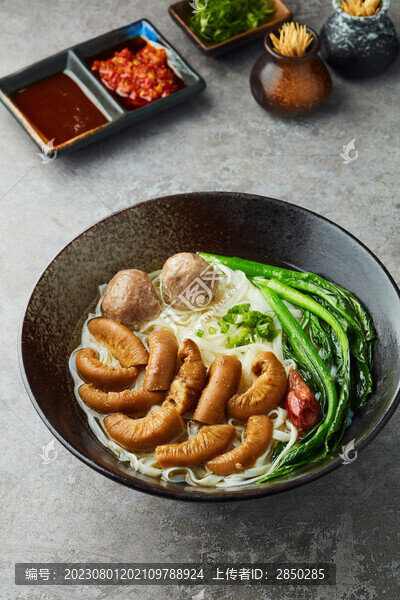 牛肉丸牛腸粿條