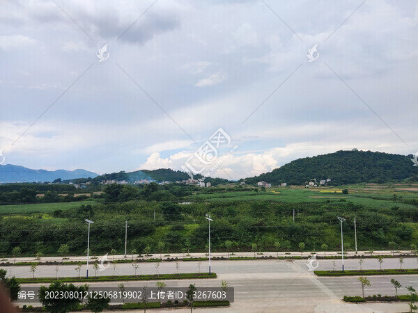 天空綠山