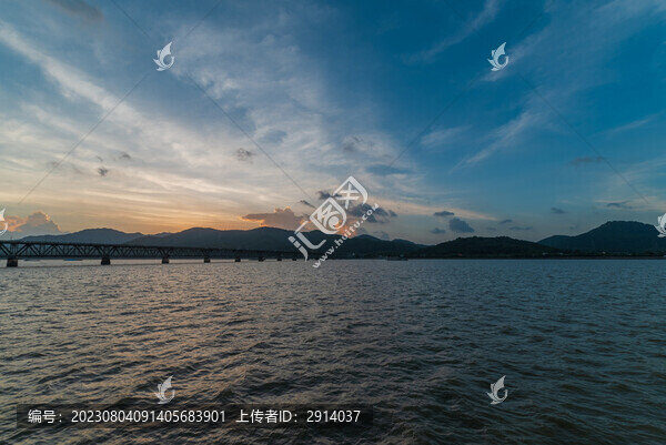 杭州錢塘江大橋晚霞