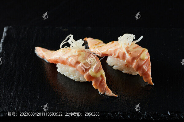 炙燒三文魚(yú)壽司