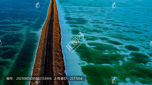 茫崖翡翠湖