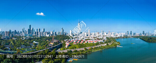 南京市新街口紫峰大廈城市環(huán)境