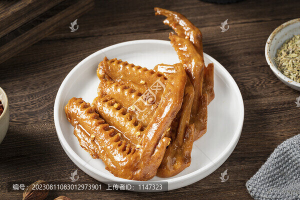 鹵鴨翅