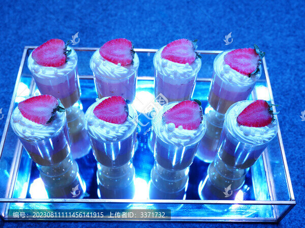 蛋糕草莓
