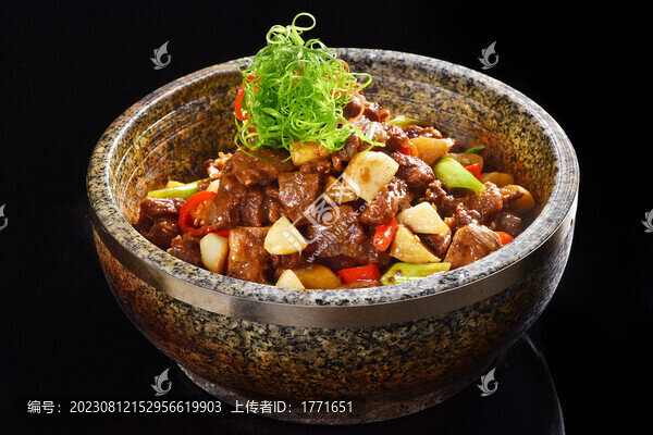汁水牛腩石鍋牛腩石鍋牛肉