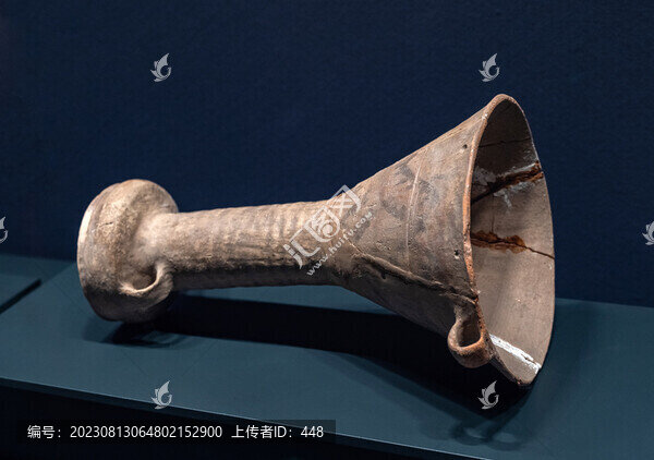 弦紋折線紋彩陶鼓