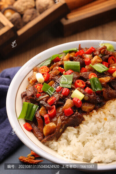 爆炒拆骨肉蓋碼飯
