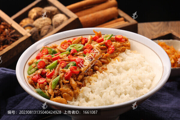 辣椒炒肉蓋碼飯