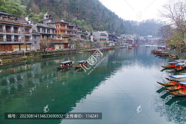 鳳凰古城少數(shù)民族特色建筑