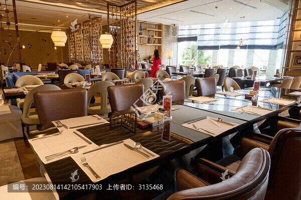 酒店西餐廳自助餐廳環(huán)境空間