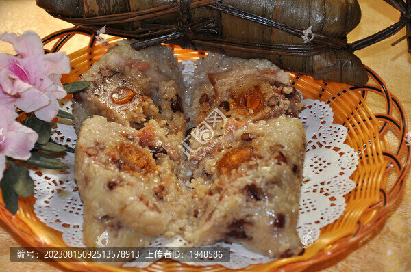 金牌雙黃咸肉粽