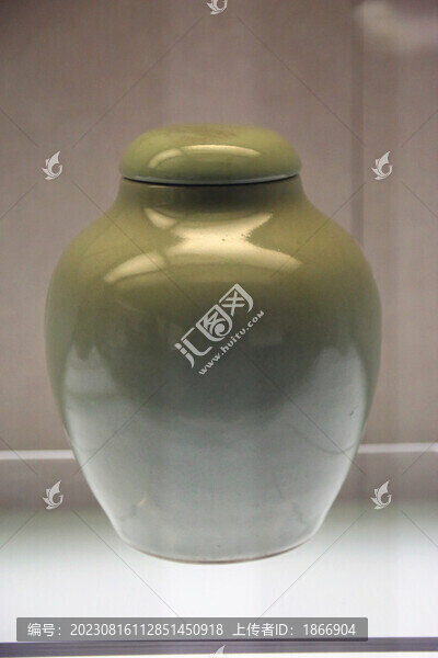 冬青釉月耳罐
