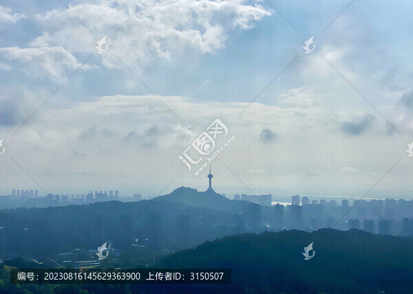 朦朧的黃海明珠電視塔