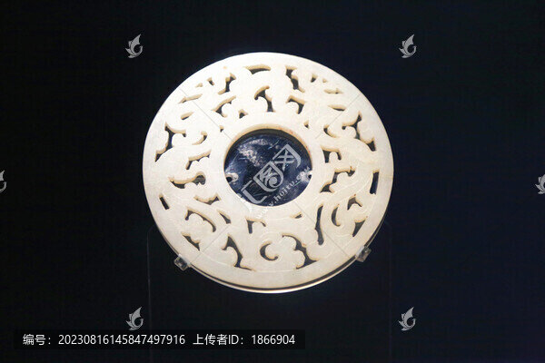 漢代白玉雙龍紋璧