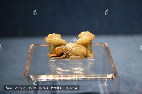 遼金青玉雙鹿