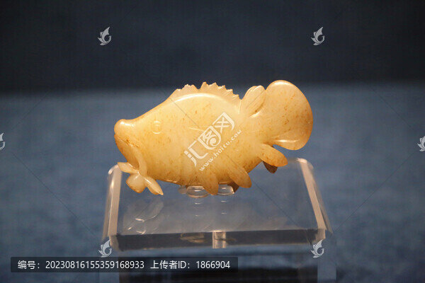 明代青玉魚