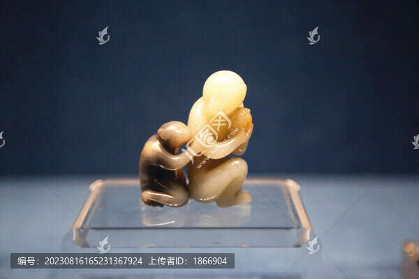清代墨玉雙猴