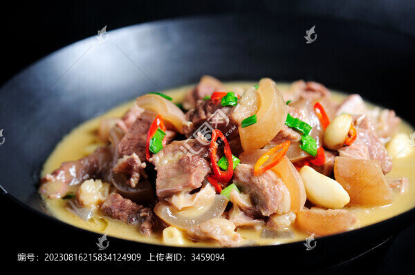 干鍋帶皮小牛肉