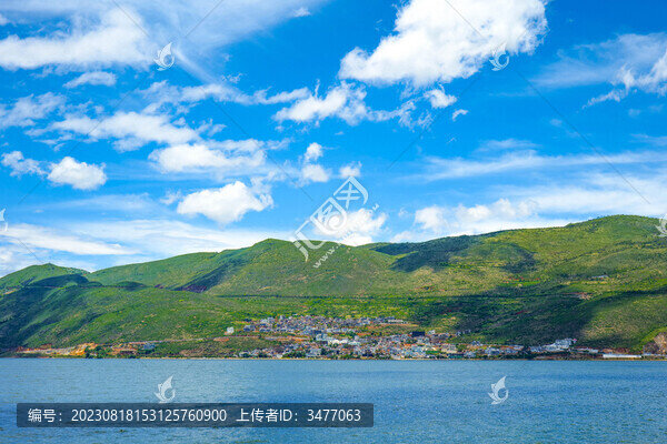 洱海的藍(lán)天白云