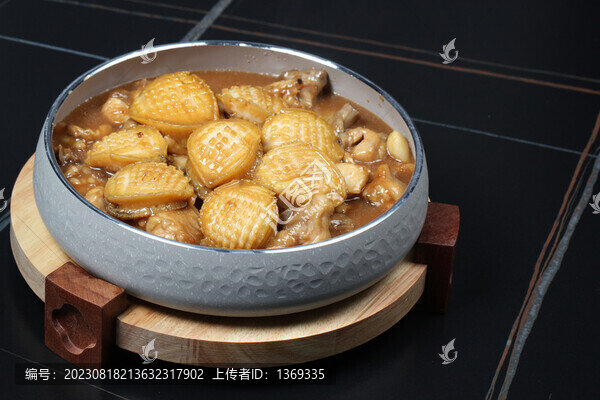 鮑魚燜雞