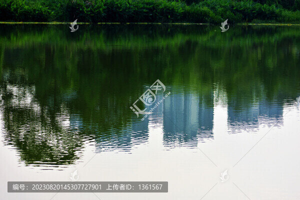 建筑倒影