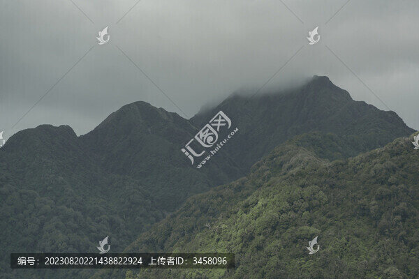 山脈