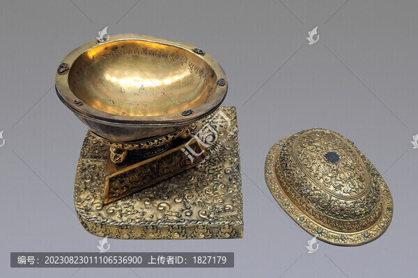 蓋托座鑲里嵌寶石嘎布拉碗