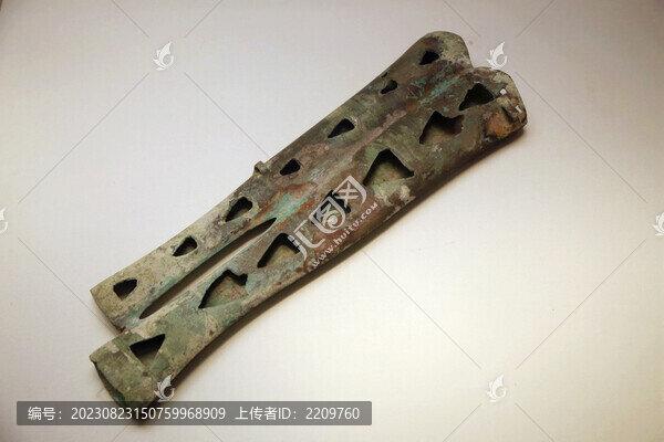 雙聯(lián)青銅劍鞘