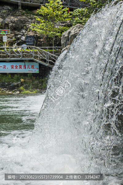 山澗溪流