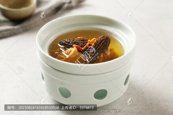 珍菌煲竹絲雞